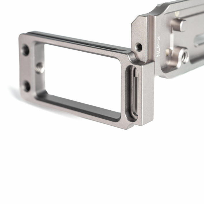 NiSi PRO NLP-CG Adjustable L Bracket for Camera with Flip Out Screen (Tripod mount point in the middle of the camera base) Camera Brackets and Quick Release Plates | NiSi Optics USA | 4