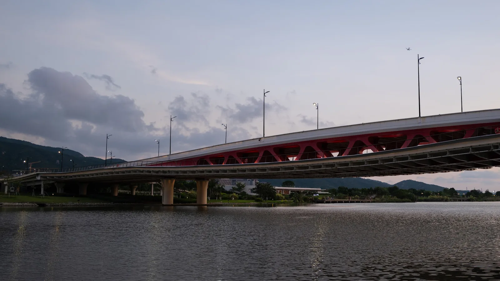 River and bridge photographed without a polarizer